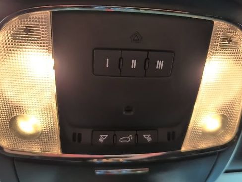 Used 2022 Jeep Grand Cherokee Limited w/ Technology Group AWD/4WD image 28