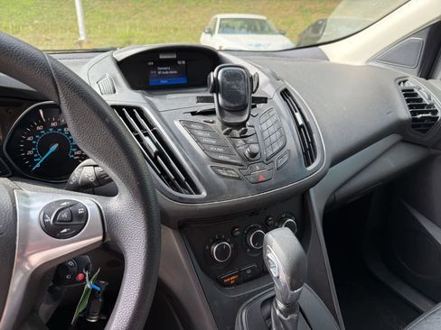 Used 2016 Ford Escape S image 21