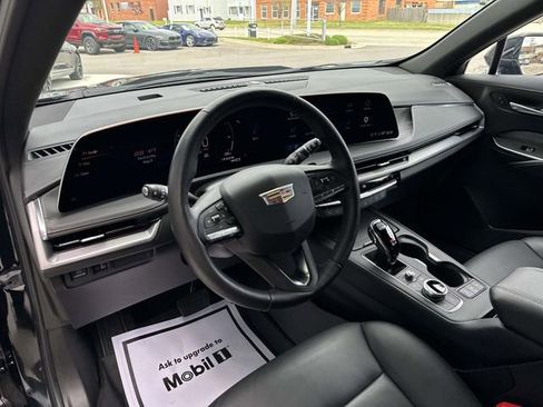 Certified 2025 Cadillac XT4 Premium Luxury AWD/4WD image 18