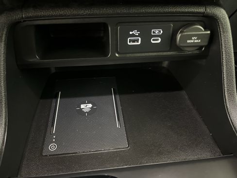 Used 2025 Honda Pilot Touring image 14