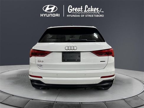 Used 2024 Audi Q3 2.0T Premium w/ Convenience Package image 4