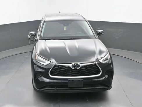 Used 2021 Toyota Highlander L FWD image 14