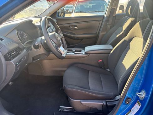 Used 2025 Nissan Sentra SV image 24