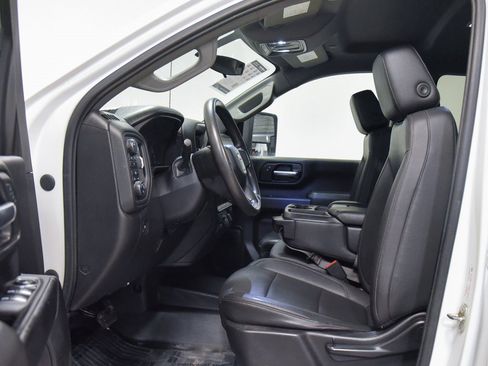 Used 2021 Chevrolet Silverado 2500 W/T w/ WT Convenience Package image 2