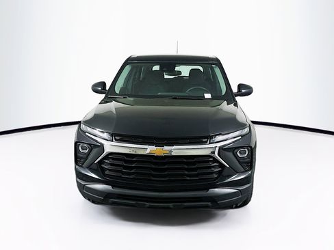 Used 2024 Chevrolet TrailBlazer LS image 2