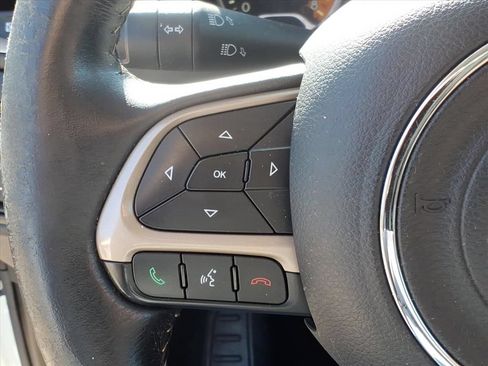 Used 2016 Jeep Renegade Limited FWD image 12