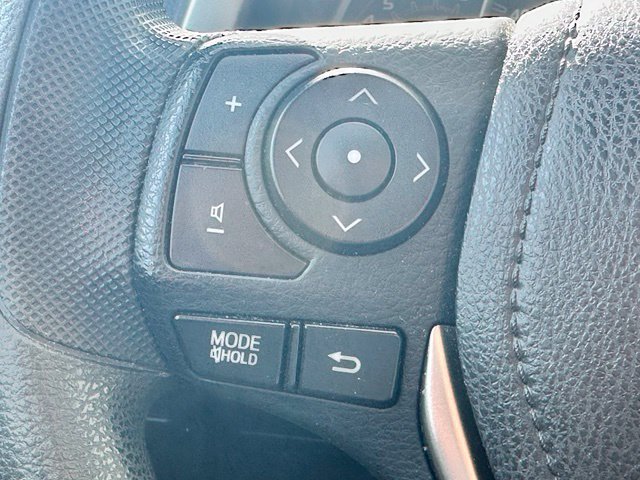 Used 2014 Toyota RAV4 XLE AWD/4WD image 9