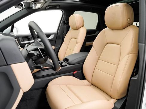 New 2026 Porsche Cayenne AWD/4WD image 5