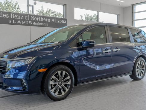 Used 2024 Honda Odyssey EX-L image 3