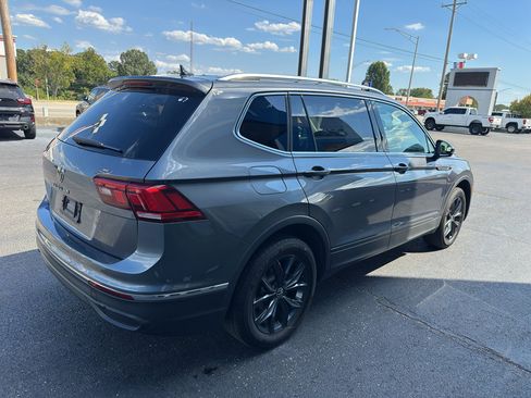 Used 2024 Volkswagen Tiguan SE image 5