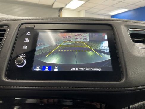 Used 2021 Honda HR-V Touring image 32