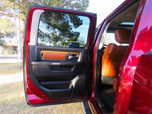 Used 2017 RAM 1500 Laramie Longhorn image 21