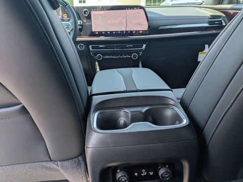 New 2026 Chevrolet Traverse Z71 w/ Enhanced Driving Package AWD/4WD image 30