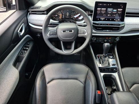Used 2023 Jeep Compass Latitude AWD/4WD image 22