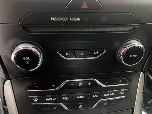 Used 2017 Ford Edge SEL image 50