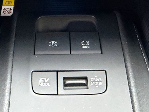 Certified 2021 Toyota Venza Limited w/ Advanced Technology Package image 37