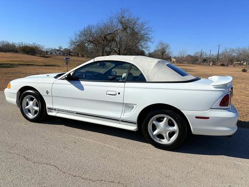 Used 1998 Ford Mustang 2dr Convertible V6 image 3