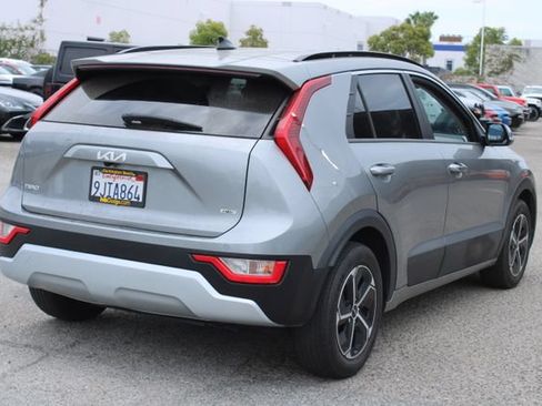 Used 2024 Kia Niro EX FWD image 5