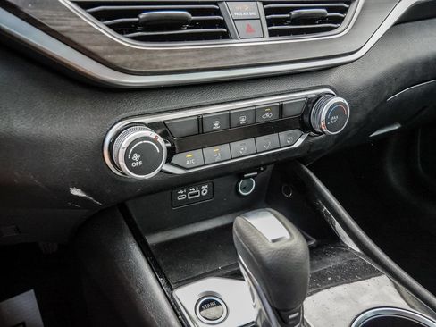 Used 2024 Nissan Altima 2.5 SV FWD image 48