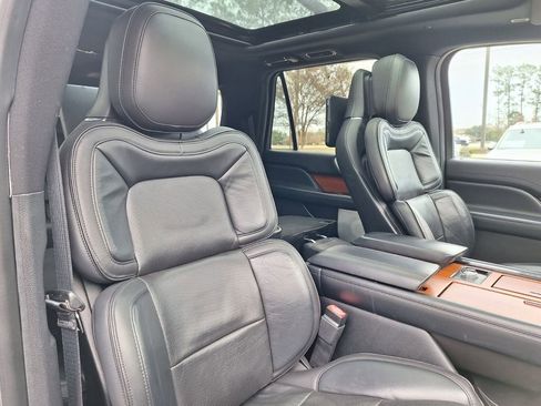 Used 2018 Lincoln Navigator L Reserve w/ Technology Package image 33