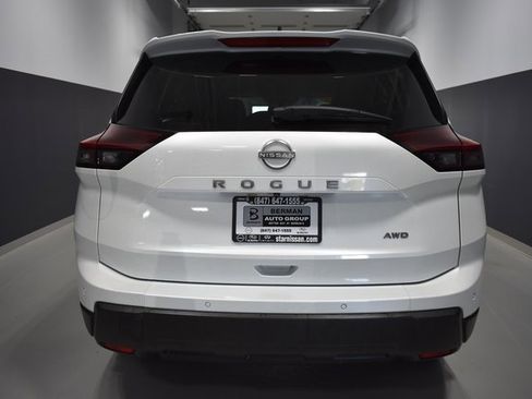 Certified 2025 Nissan Rogue S image 9