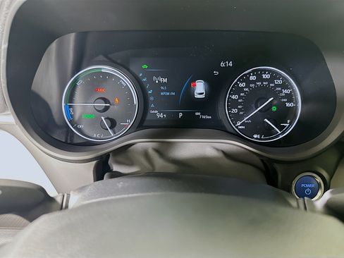 Used 2023 Toyota Sienna Limited FWD image 19