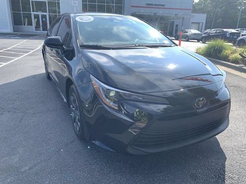 Used 2026 Toyota Corolla LE FWD image 2