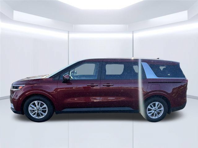 Used 2023 Kia Carnival LX FWD image 2