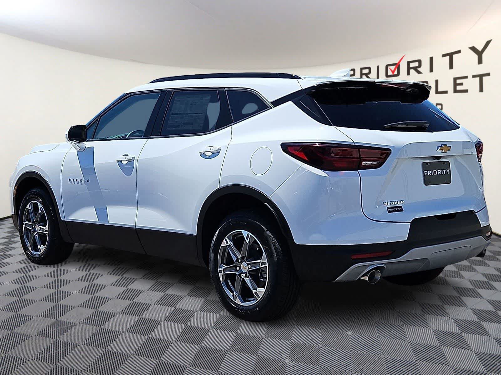 New 2026 Chevrolet Blazer LT w/ Convenience Package FWD image 6