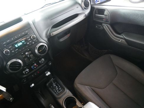 Used 2013 Jeep Wrangler Unlimited Sport image 11