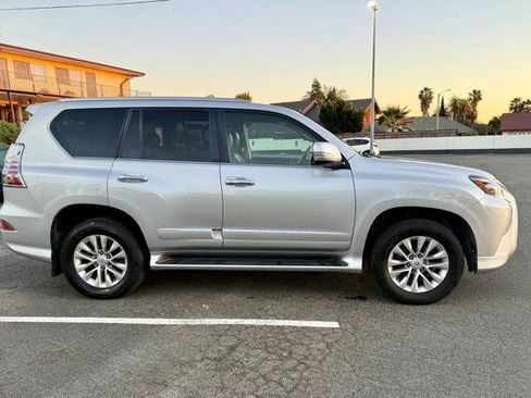 Used 2016 Lexus GX 460 Base w/ Premium Package image 10
