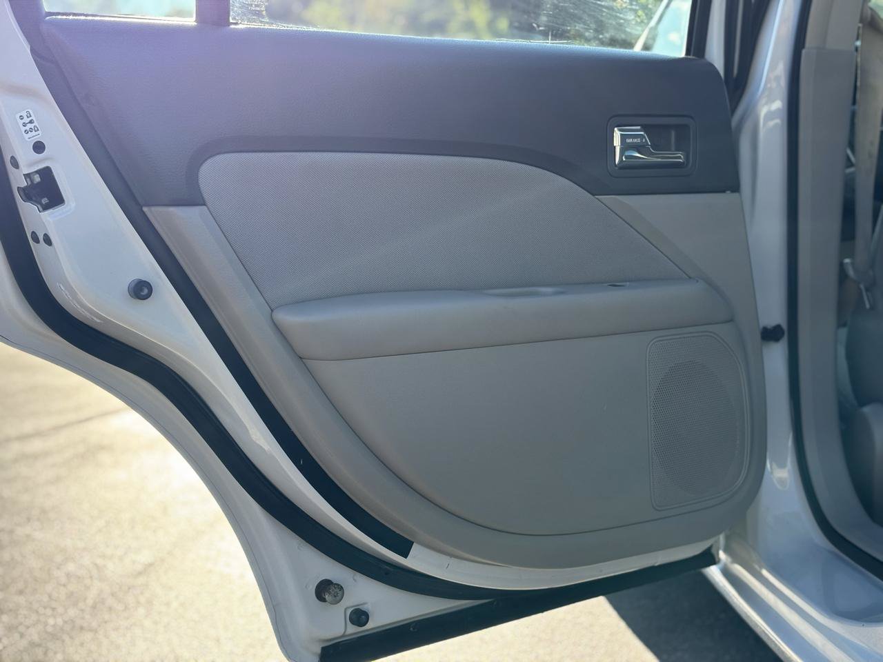 Used 2010 Ford Fusion SE FWD image 30
