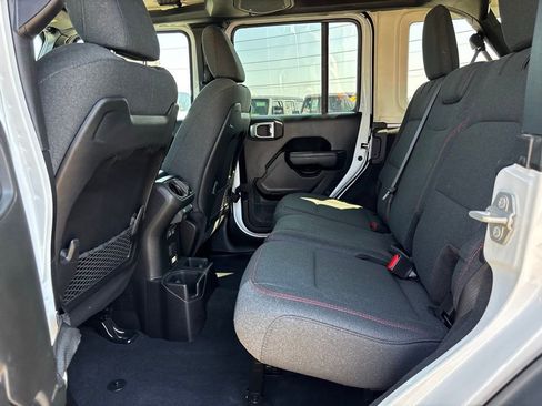 Used 2024 Jeep Wrangler Unlimited Rubicon image 22