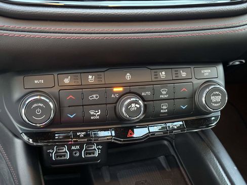 Used 2022 Dodge Durango R/T w/ Blacktop Package image 28