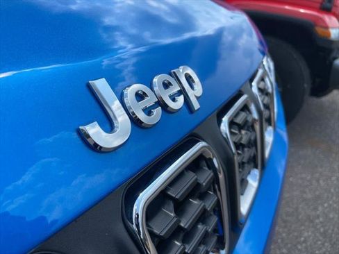 Certified 2025 Jeep Compass Latitude image 2