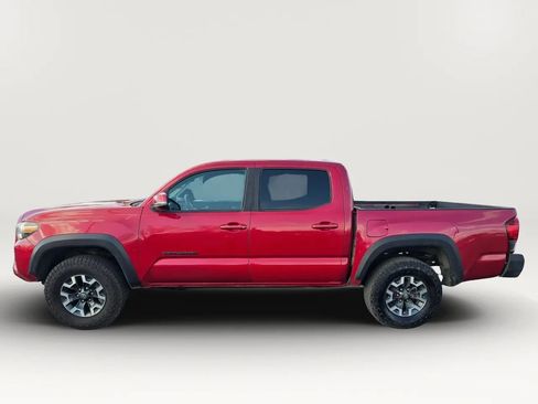 Used 2019 Toyota Tacoma TRD Off-Road AWD/4WD image 2