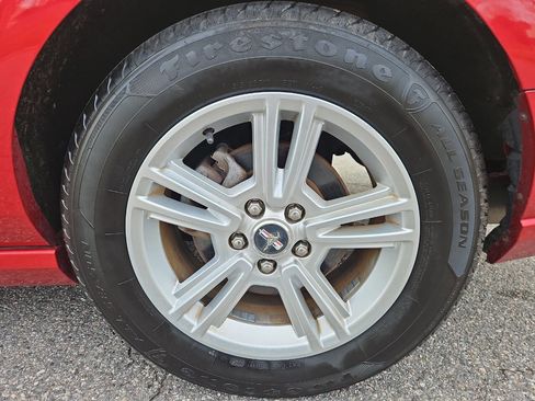 Used 2013 Ford Mustang Coupe image 22