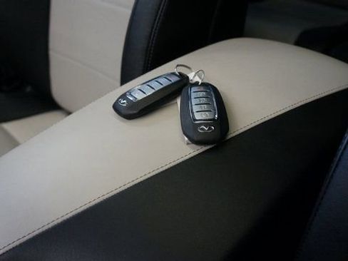 Used 2023 INFINITI QX55 Essential image 23