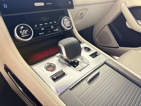 Certified 2026 Jaguar F-PACE R-Dynamic S AWD/4WD image 25