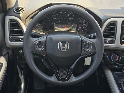 Used 2020 Honda HR-V LX image 14