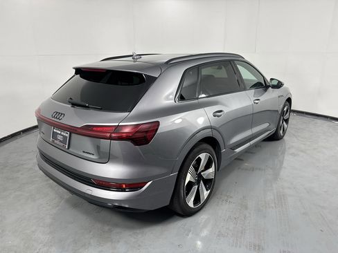 Used 2023 Audi e-tron Premium Plus w/ Premium Plus Package AWD/4WD image 7