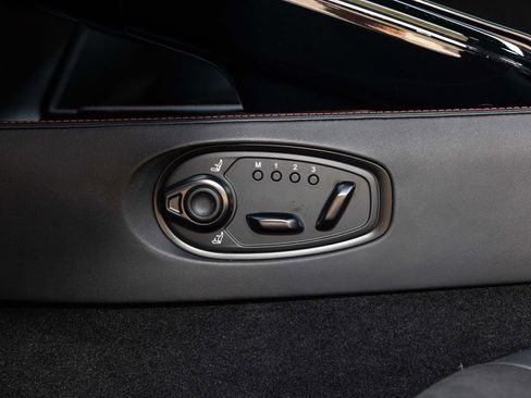 Used 2025 Aston Martin V8 Vantage Coupe RWD image 27