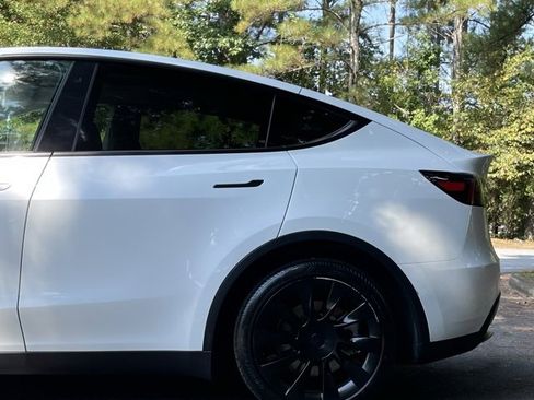 Used 2021 Tesla Model Y Long Range image 6