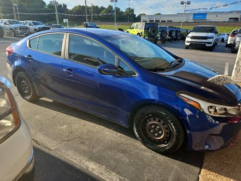 Used 2017 Kia Forte LX FWD image 2
