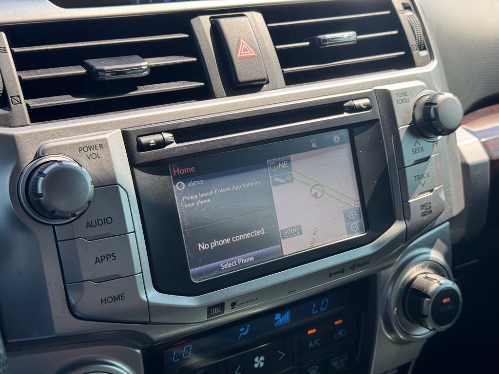 Used 2018 Toyota 4Runner Limited AWD/4WD image 28