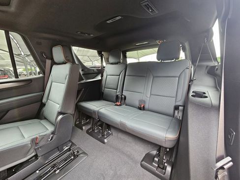 Used 2026 GMC Yukon AT4 w/ AT4 Preferred Package AWD/4WD image 17