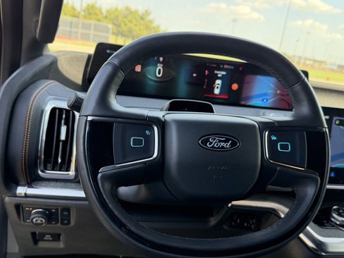 Used 2025 Ford Expedition Tremor AWD/4WD image 40