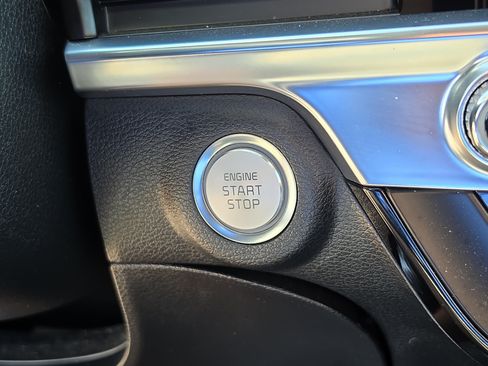 Certified 2025 Kia Telluride SX w/ SX Captain's Chair Package FWD image 29