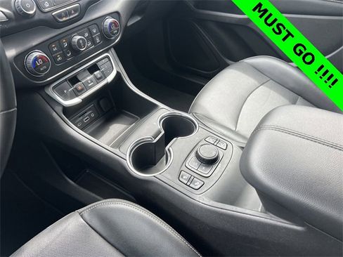 Used 2024 GMC Terrain SLT image 24