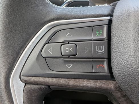 New 2025 Jeep Grand Cherokee L Limited w/ Luxury Tech Group II image 15